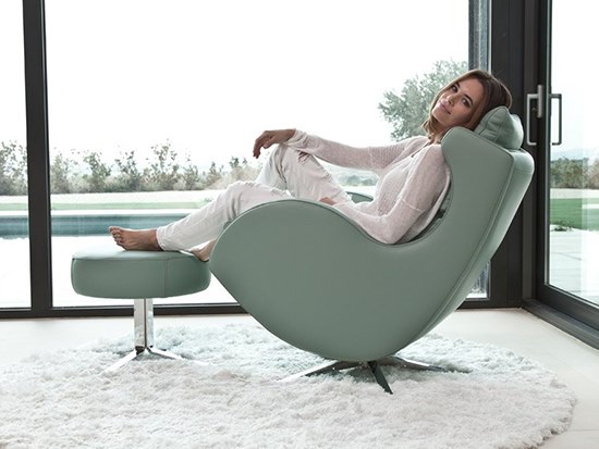 Fauteuil cocooning cuir vert pastel Fama Lenny