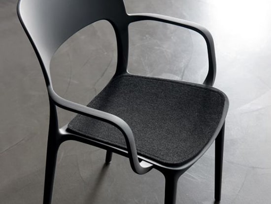 Chaise design contemporain noire avec accoudoirs Bontempi Casa Gipsy