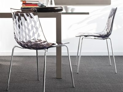 Chaise transparente design Icea