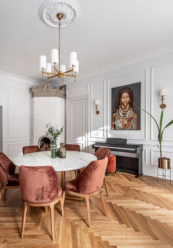 Salle à manger avec chaise orange Meubles bouchiquet