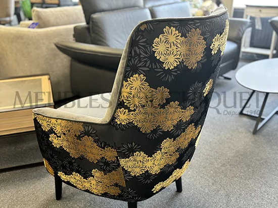 Fauteuil tissu déco noir gris fleurs dorées promo magasin Meubles Bouchiquet