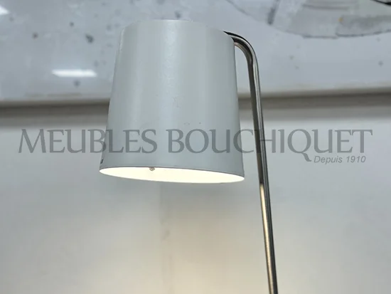 Lampe de bureau blanche promotion magasin Meubles Bouchiquet