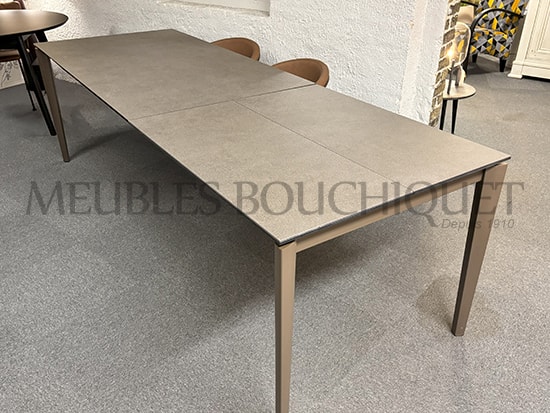 Table de repas céramique exyensible pietement bronze - Meubles Bouchiquet Dunkerque