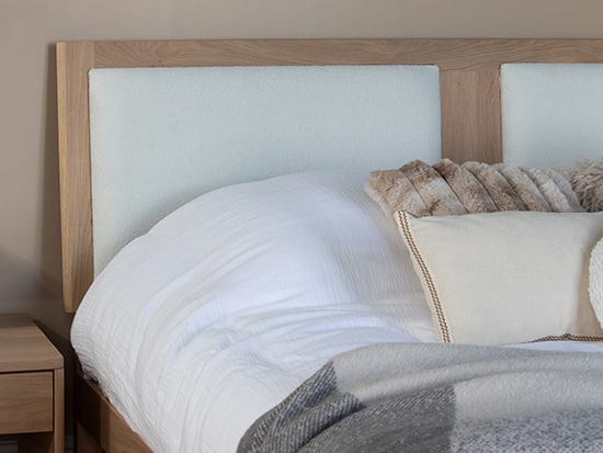 Lit en bois et tissu Ateliers de Langres - Jade - Meubles Bouchiquet Bergues