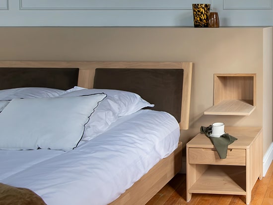 lit-bois-et-tissu-ateliers-de-langre-jade-meubles-bouchiquet-dunkerque Lit en bois et tissu Ateliers de Langres - Jade - Meubles Bouchiquet Dunkerque