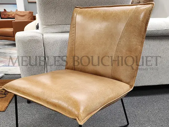 Petit fauteuil en cuir vontage caramel promo Meubles Bouchiquet Bergues
