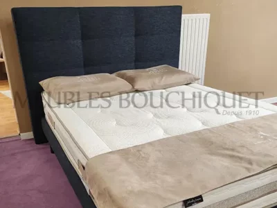 Tête de lit débordante tissu bleu promotion - Meubles Bouchiquet