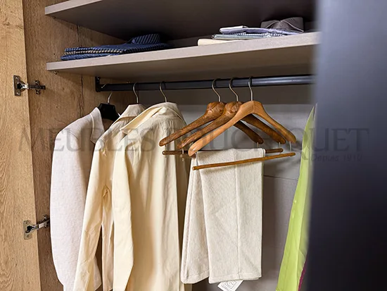 Armoire 2 portes battantes Meubles Célio promo Meubles Bouchiquet Dunkerque Nord