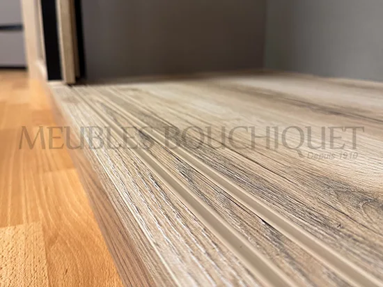 Armoire chambre 2 portes bois coulissantes Meubles Célio – First promo Meubles Bouchiquet magasin