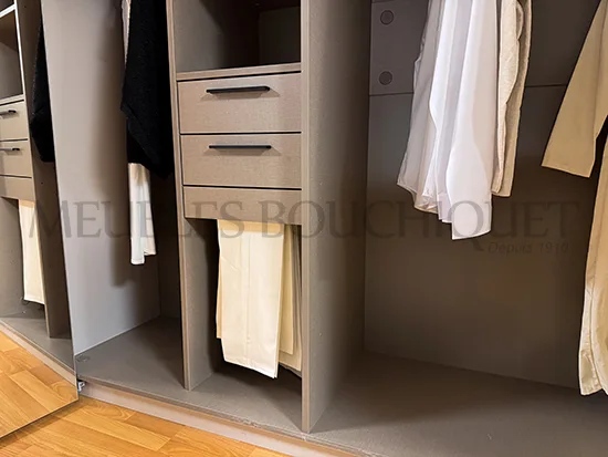 Armoire portes pliantes avec miroirs et options Meubles Célio – Opale - Promo Meubles Bouchiquet magasin Bergues