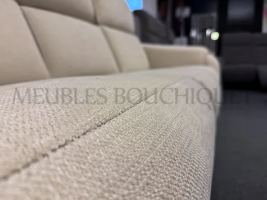 Canapé 3 places tissu avec 2 places relax + têtières électriques - Promo Meubles Bouchiquet magasin Nord