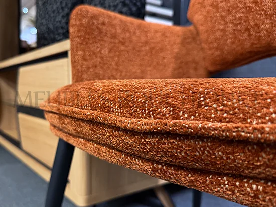 Chaise avec accoudoirs tissu orange promo Meubles Bouchiquet Nord