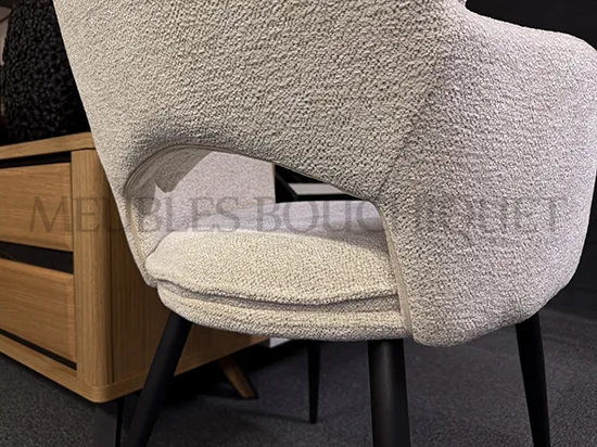 Chaise tissu beige avec accoudoirs promo Meubles Bouchiquet Nord magasin