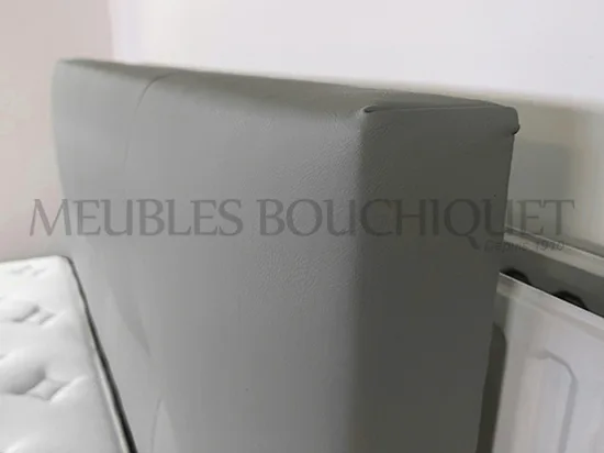 Ensemble Tête de lit et Sommiers tapissiers simili cuir gris couchage 160x200cm promo Meubles Bouchiquet magasin Nord