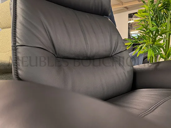 Fauteuil relax manuel cuir noir et accoudoirs bois - Promo Meubles Bouchiquet Nord