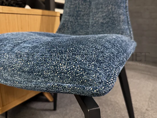 Lot de 2 chaises pivotantes tissu bleu promo Meubles Bouchiquet Bergues