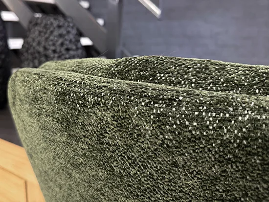 Lot de 2 chaises tissu vert avec accoudoirs promo Meubles Bouchiquet Dunkerque Nord