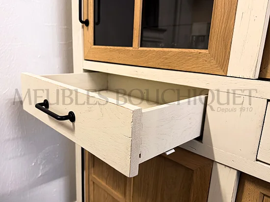 Meuble vitrine chêne style campagne chic - Meubles Bouchiquet promo Bergues