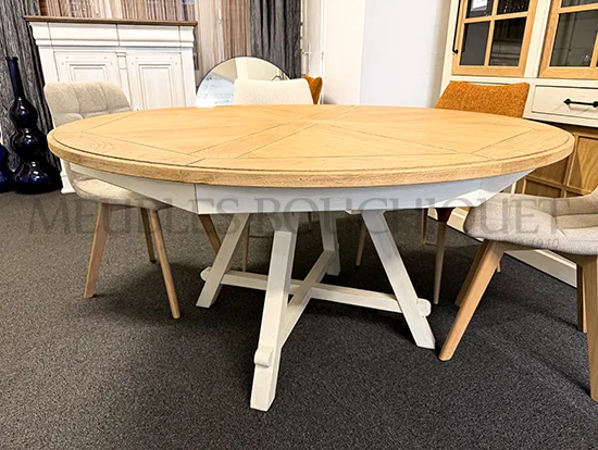 Grande table ronde extensible chêne style campagne chic Ateliers de Langres – Odyssée - Meubles Bouchiquet Nord