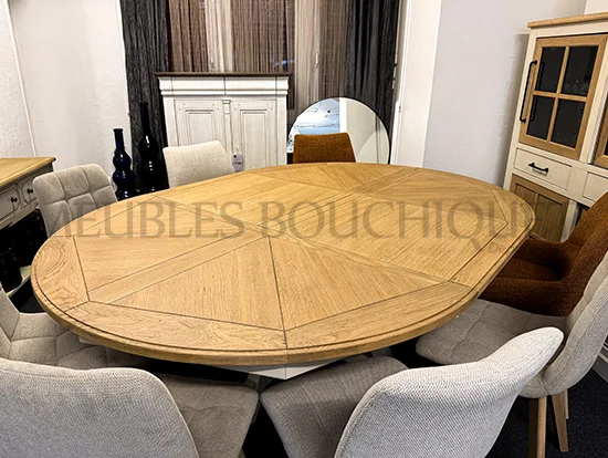 Grande table ronde extensible chêne style campagne chic Ateliers de Langres – Odyssée - Meubles Bouchiquet