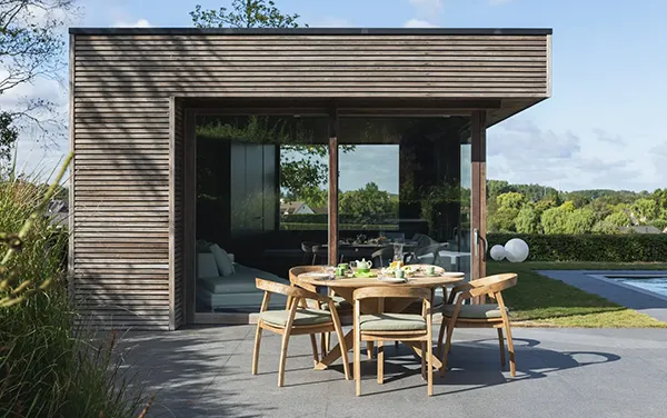 Comment nettoyer et entretenir son mobilier extérieur - Blog Meubles Bouchiquet à Bergues