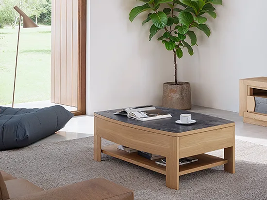 Table basse plateau relevable en chêne massif et céramique gris anthracite – Corza - Meubles Bouchiquet Dunkerque