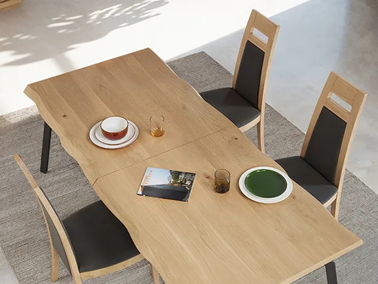 Table rectangulaire extensible chêne massif pieds design – Corza - Meubles Bouchiquet
