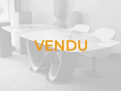Table de repas en céramique effet marbre avec pied en bois massif