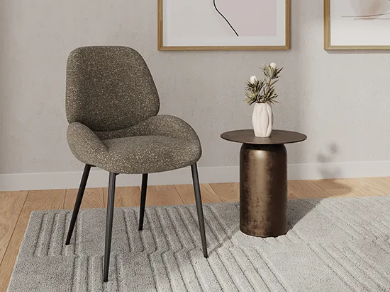chaise en tissu cappuccino CELIO Écrin aux Meubles Bouchiquet à Bergues