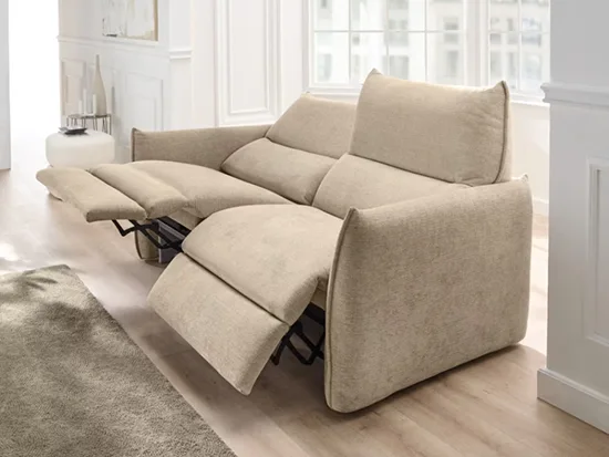 Canapé convertible Dakar beige avec dossier réglable dans un intérieur lumineux