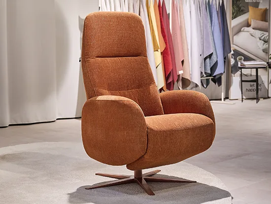 Fauteuil relax électrique rom1961 Sonata orange pivotant avec dossier haut dans un intérieur contemporain