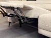 canape-angle-tissu-blanc-relax-coussin-accoudoirs-mecanisme