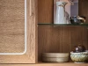 meuble-vitrine-chêne-massif-verre-portes-battantes-niche-option-led-artcopi-jazz-meubles-bouchiquet-nord